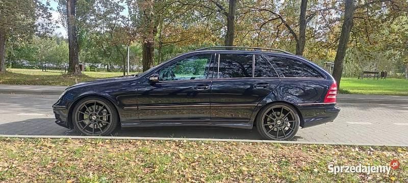 Używany Mercedes C32 AMG AMG 2001 Fioletowy Kombi