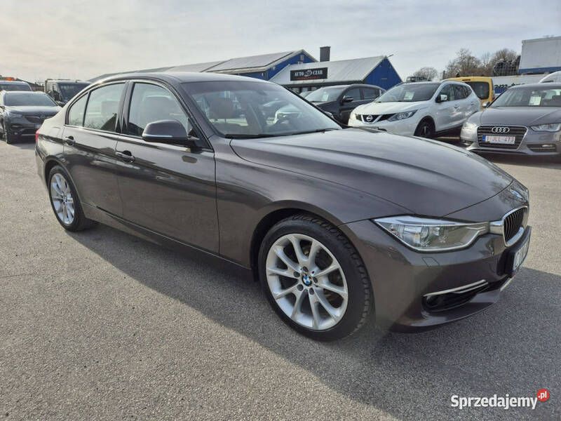 Brązowy Używany 2012 BMW 320 Sedan/Limuzyna | 48 600 zł (Dobra cena) - Obraz 1/4