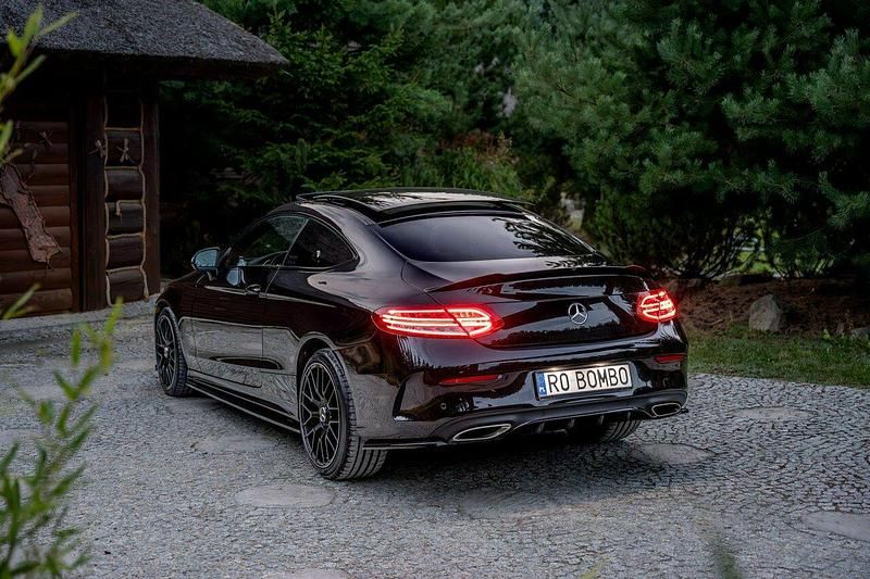Używany Mercedes C200 AMG 184 KM (135 kW) 2017 Czarny Coupe