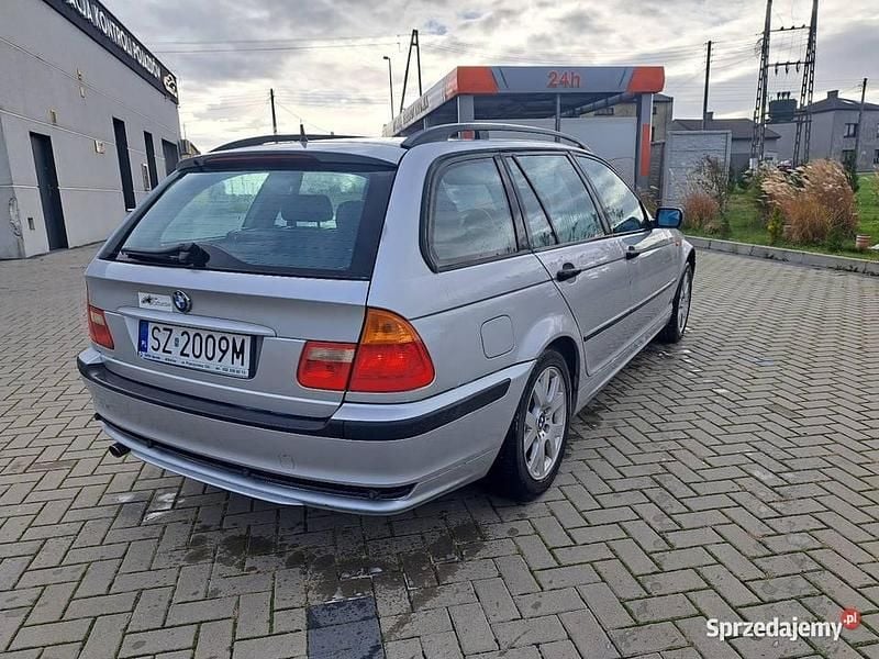 Używany BMW 318 2002 Srebrny Kombi