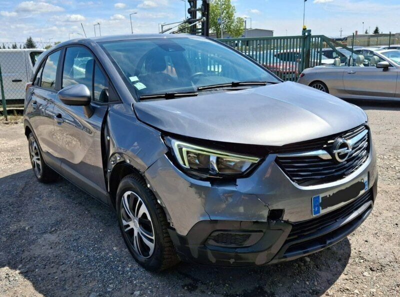 Używany Opel Crossland 110 KM (80 kW) 2018 Srebrny SUV