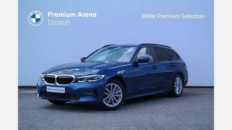 Niebieski phytonic metalizowany Używany 2021 BMW 330 Advantage Kombi | 124 900 zł (Dobra cena) - Obraz 1/3