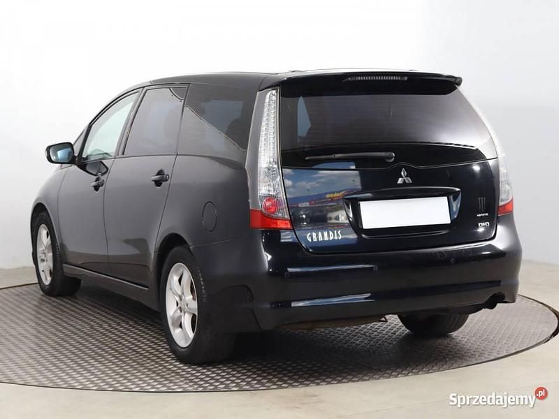Używany Mitsubishi Grandis 136 KM (100 kW) 2006 Czarny Minivan