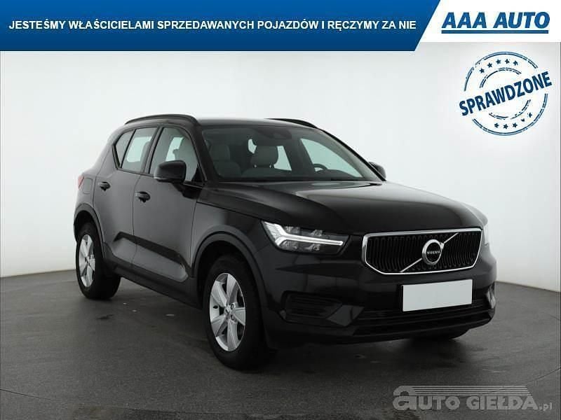 Używany Volvo XC40 2019 Czarny SUV