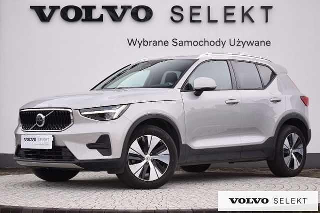 Srebrny Używany 2024 Volvo XC40 SUV | 139 900 zł (Uczciwa cena) - Obraz 1/3
