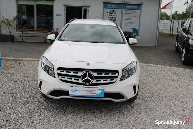 Używany Mercedes GLA180 122 KM (89 kW) 2019 Biały SUV