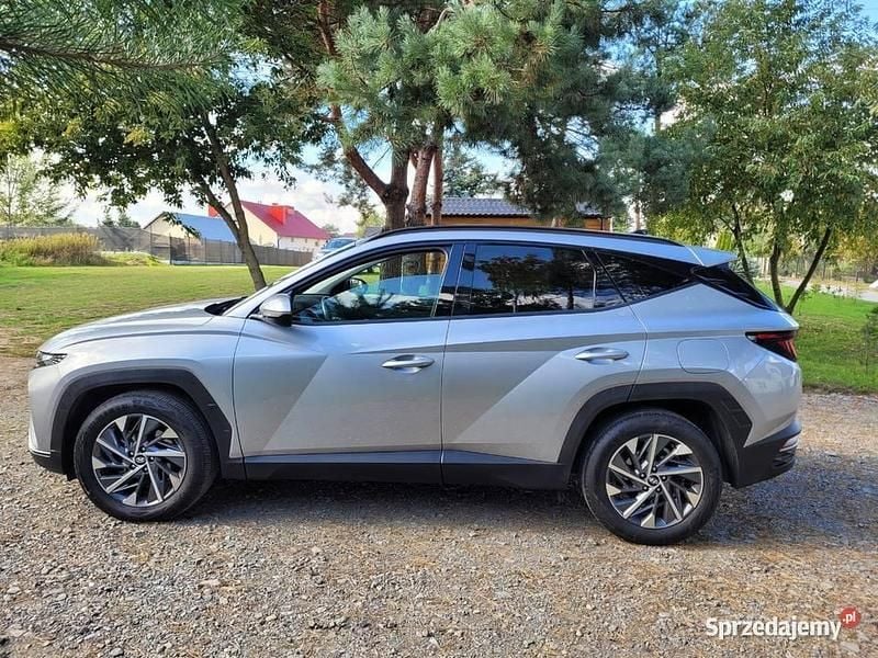 Szary Używany 2022 Hyundai Tucson SUV | 94 900 zł (Uczciwa cena) - Obraz 1/4