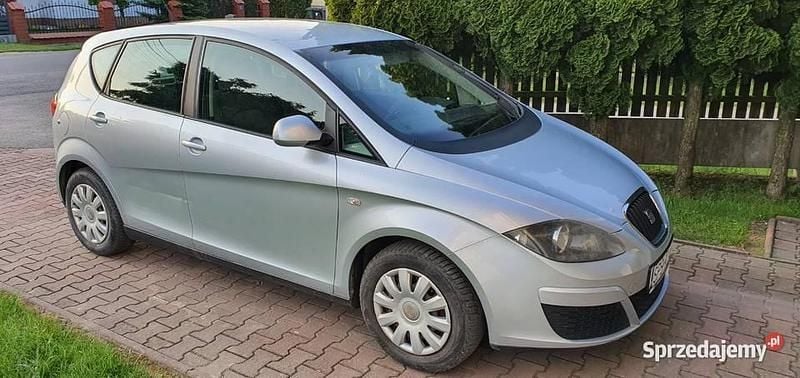 Srebrny Używany 2010 Seat Altea Minivan | 18 000 zł (Uczciwa cena) - Obraz 1/3