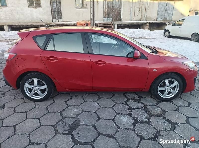 Używany Mazda 3 2011 Czerwony Hatchback
