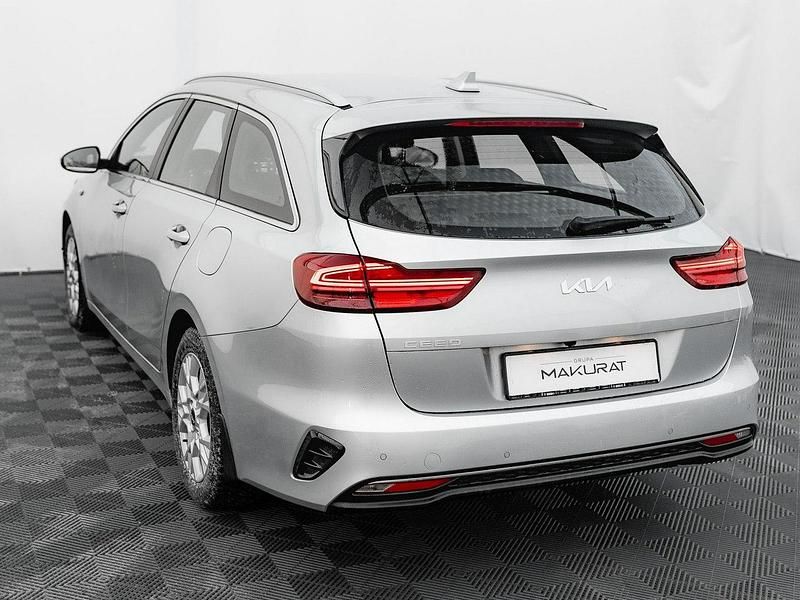 Używany Kia Ceed 160 KM (117 kW) 2022 Srebrny Hatchback