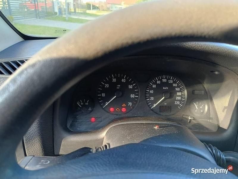 Srebrny Używany 2007 Opel Astra Hatchback | 1500 zł (Super Cena) - Obraz 1/4