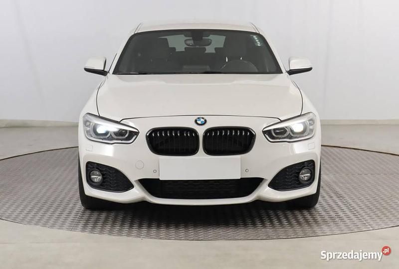 Biały Używany 2016 BMW 118 Hatchback | 61 999 zł (Dość drogi) - Obraz 1/4