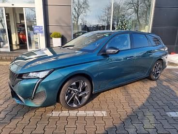 Używany Peugeot 308 Allure 130 KM (95 kW) 2024 Niebieski