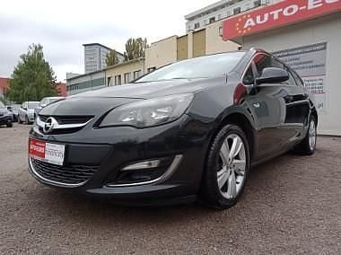 Czarny Używany 2013 Opel Astra Sport Kombi | 28 500 zł (Uczciwa cena) - Obraz 1/4