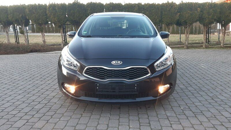 Czarny Używany 2012 Kia Ceed 2 Hatchback | 28 900 zł (Uczciwa cena) - Obraz 1/4