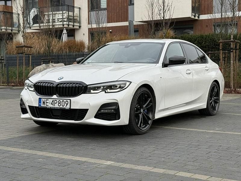 Biały Używany 2021 BMW 330 M Sport Sedan/Limuzyna | 129 800 zł (Super Cena) - Obraz 1/4