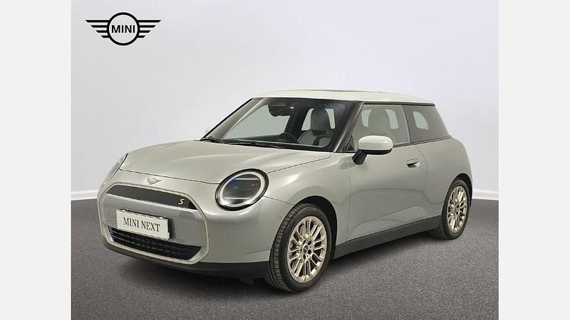 Melting silver iii metalizowany Używany 2024 Mini Cooper SE Hatchback | 160 900 zł (Uczciwa cena) - Obraz 1/4
