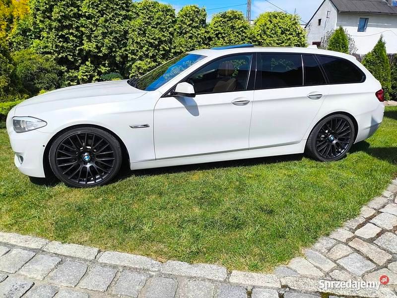Używany BMW 525 Shadowline 2011 Biały Kombi