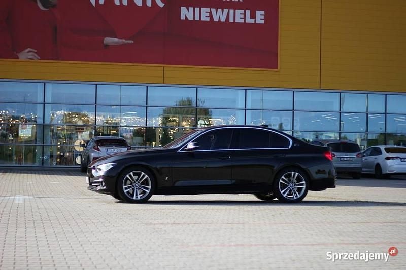 Czarny Używany 2018 BMW 330 iPerformance Sedan/Limuzyna | 91 700 zł - Obraz 1/4