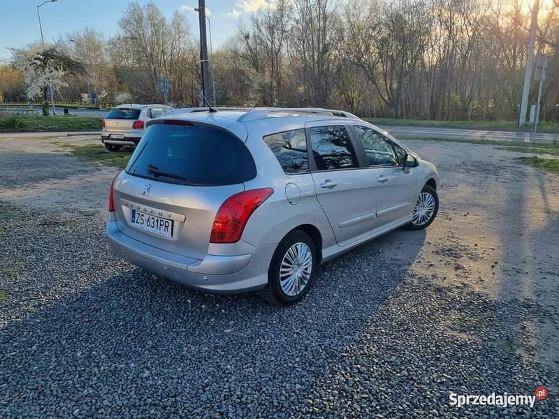 Używany Peugeot 308 150 KM (110 kW) 2010 Srebrny Kombi