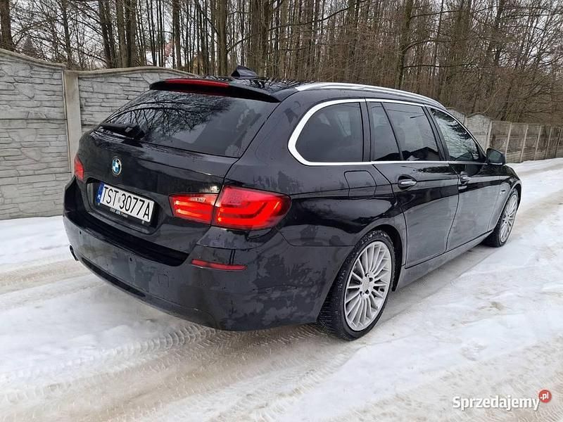 Używany BMW 520 2010 Czarny Kombi