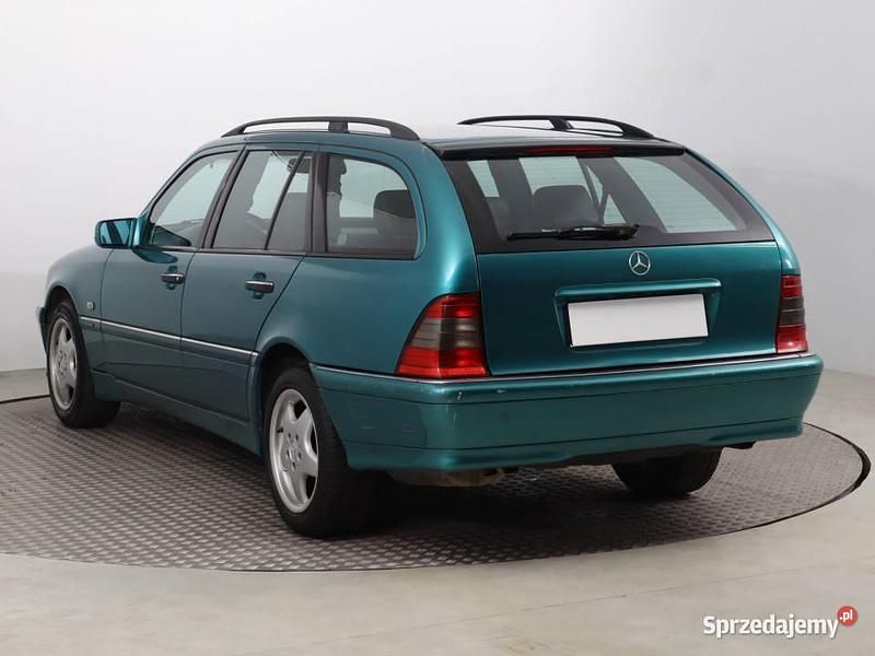 Używany Mercedes C250 1997 Zielony Kombi
