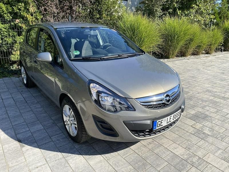Złoty Używany 2012 Opel Corsa Coupe | 19 900 zł (Uczciwa cena) - Obraz 1/4