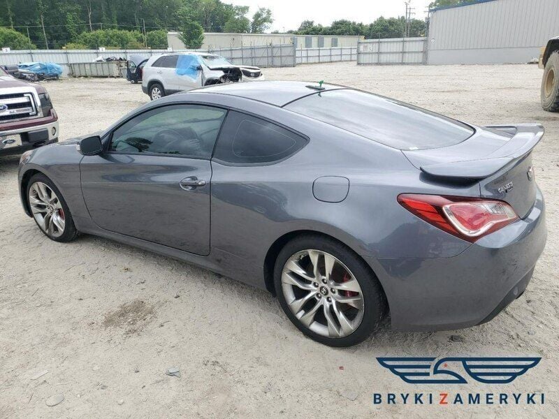Szary Używany 2013 Hyundai Genesis Coupe | 34 620 zł - Obraz 1/3