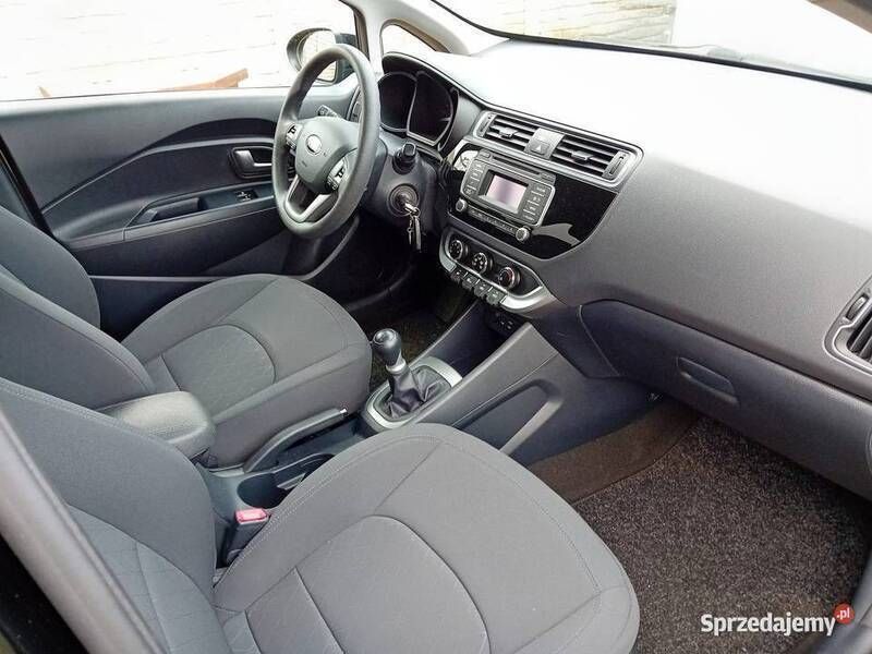 Używany Kia Rio 69 KM (50 kW) 2016 Czarny Hatchback