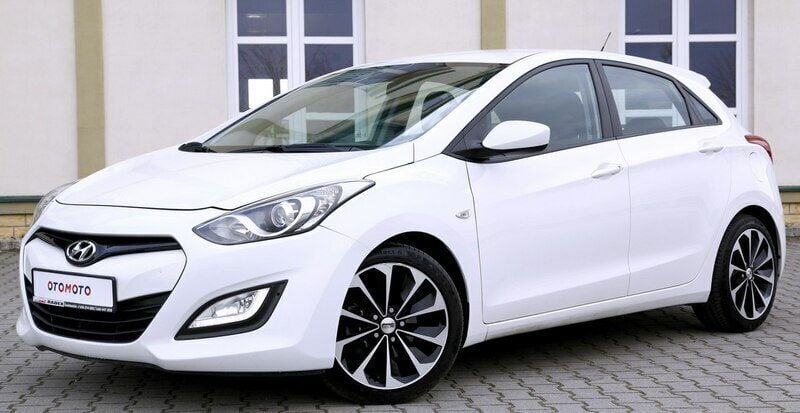 Używany Hyundai i30 100 KM (73 kW) 2012 Biały Hatchback