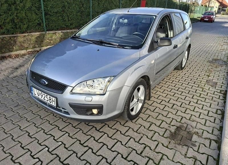 Szary Używany 2005 Ford Focus Kombi | 7500 zł (Uczciwa cena) - Obraz 1/4