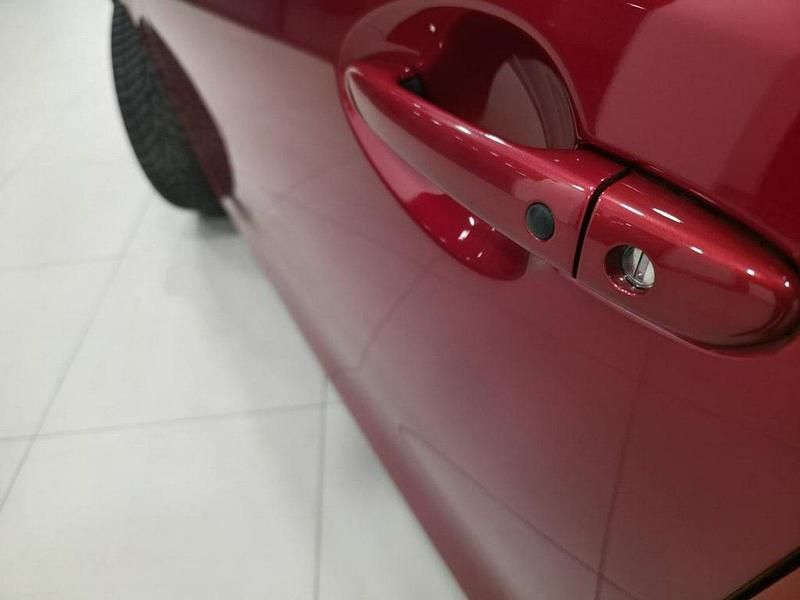 Używany Mazda 3 120 KM (88 kW) 2015 Czerwony (metalik, perła) Hatchback