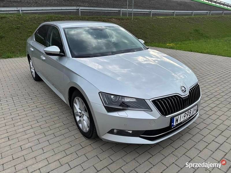 Srebrny Używany 2019 Skoda Superb Ambition Sedan/Limuzyna | 66 900 zł (Dobra cena) - Obraz 1/4