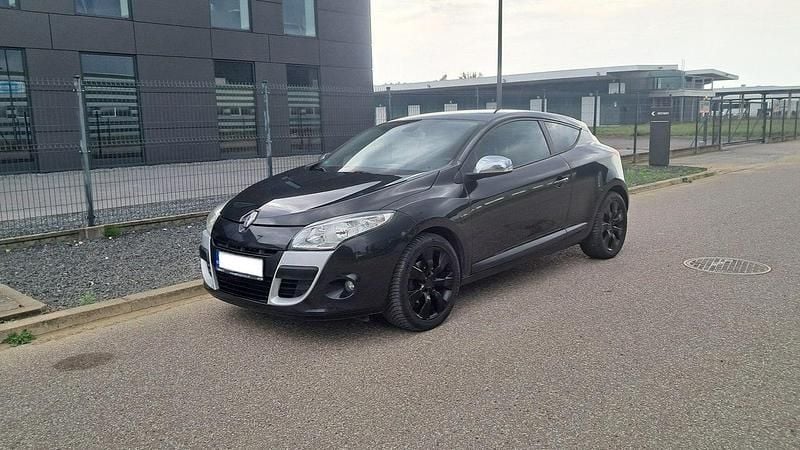 Czarny (metalik) Używany 2009 Renault Mégane Coupé Coupe | 13 300 zł - Obraz 1/4