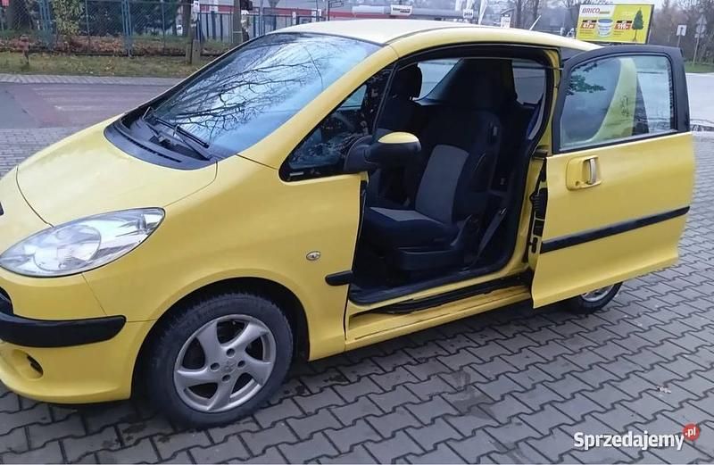 Używany Peugeot 1007 2005 Żółty Minivan