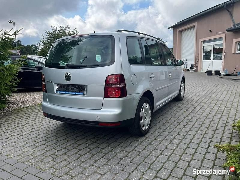 Używany VW Touran 105 KM (77 kW) 2009 Srebrny Minivan