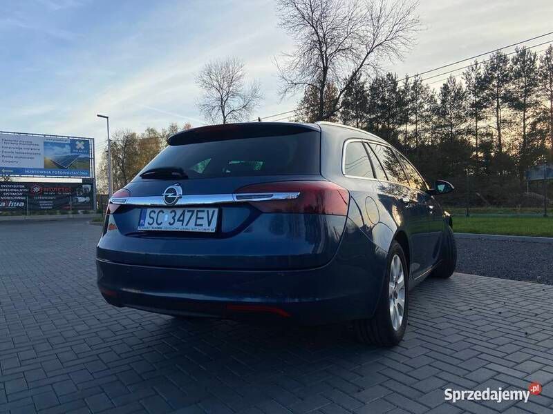 Używany Opel Insignia Edition 170 KM (125 kW) 2015 Granatowy Kombi