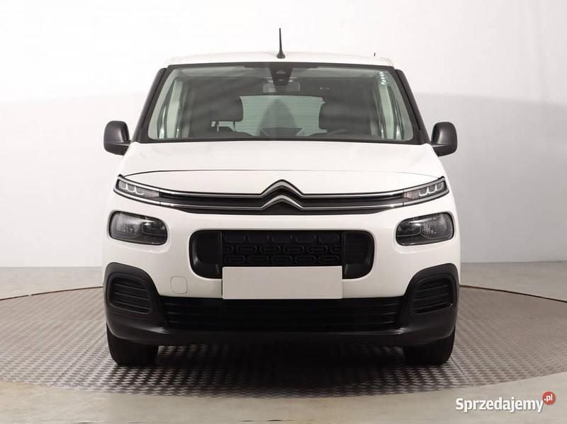Biały Używany 2019 Citroën Berlingo PureTech Minivan | 43 999 zł - Obraz 1/4