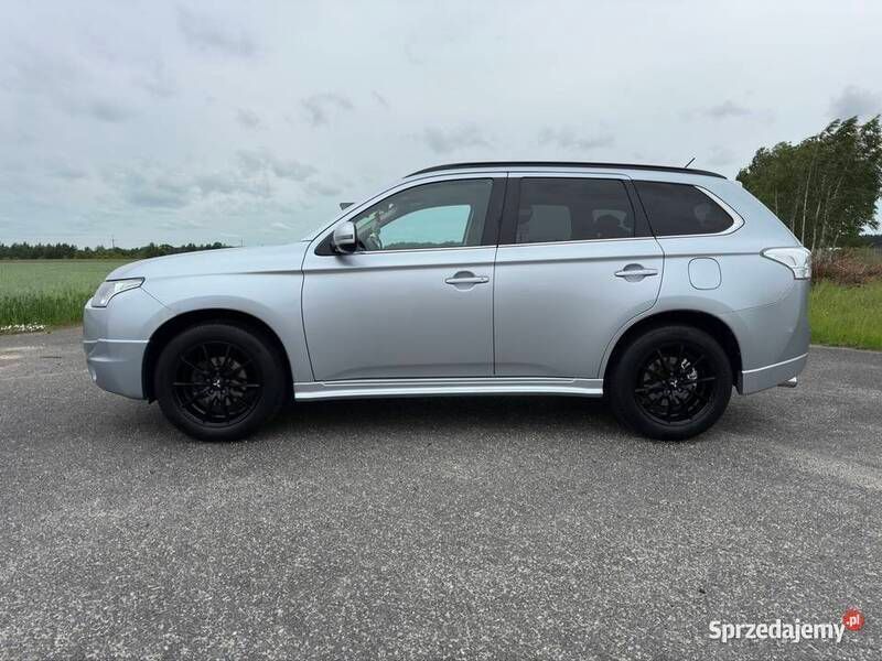 Srebrny Używany 2013 Mitsubishi Outlander SUV | 48 900 zł (Drogi) - Obraz 1/4