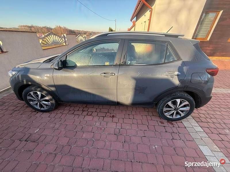 Szary Używany 2022 Kia Stonic SUV | 61 000 zł (Uczciwa cena) - Obraz 1/3