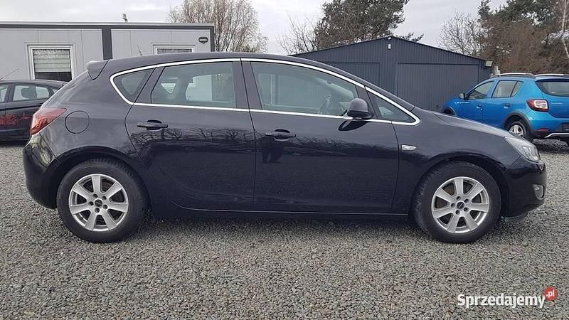 Używany Opel Astra Sport 2010 Czarny Hatchback