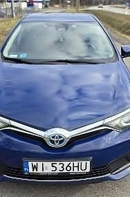 Używany Toyota Auris Hybrid 136 KM (100 kW) 2018 Niebieski Hatchback