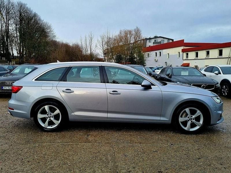 Używany Audi A4 2019 Srebrny Kombi