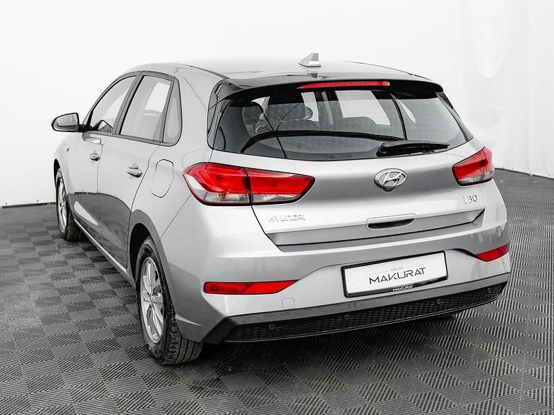 Używany Hyundai i30 110 KM (80 kW) 2022 Srebrny (metalik) Hatchback