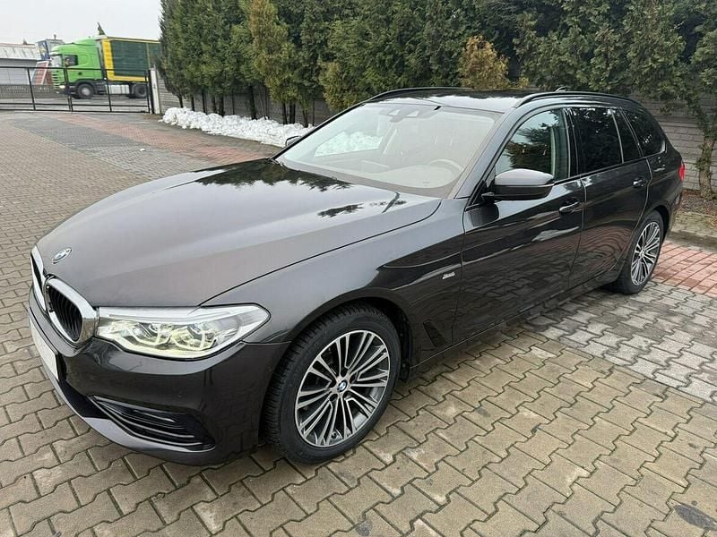 Używany BMW 520 Sport Line 190 KM (139 kW) 2018 Czarny Kombi