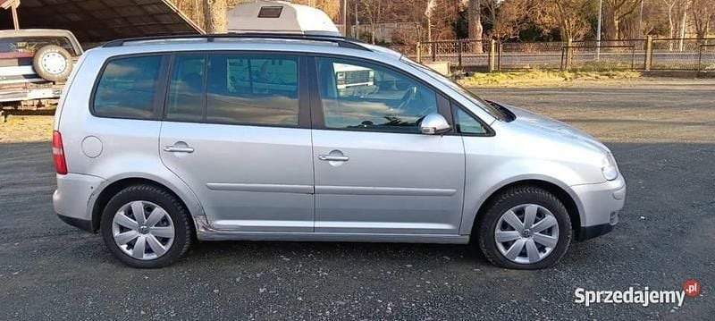 Używany VW Touran 2006 Srebrny Minivan