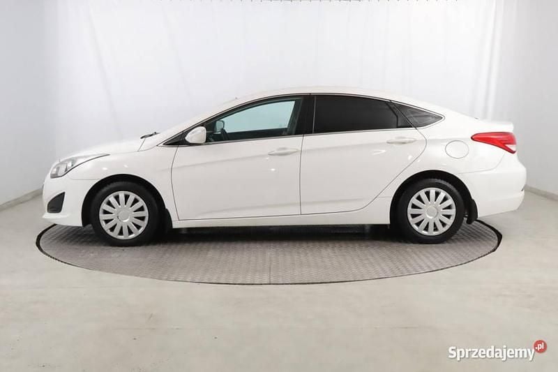 Używany Hyundai i40 2013 Biały Sedan/Limuzyna