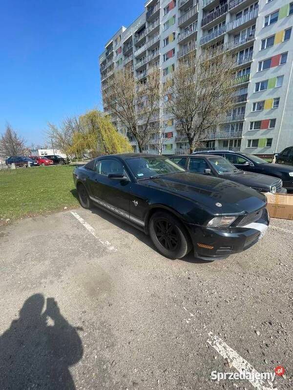 Czarny Używany 2010 Ford Mustang Coupe | 36 000 zł - Obraz 1/4