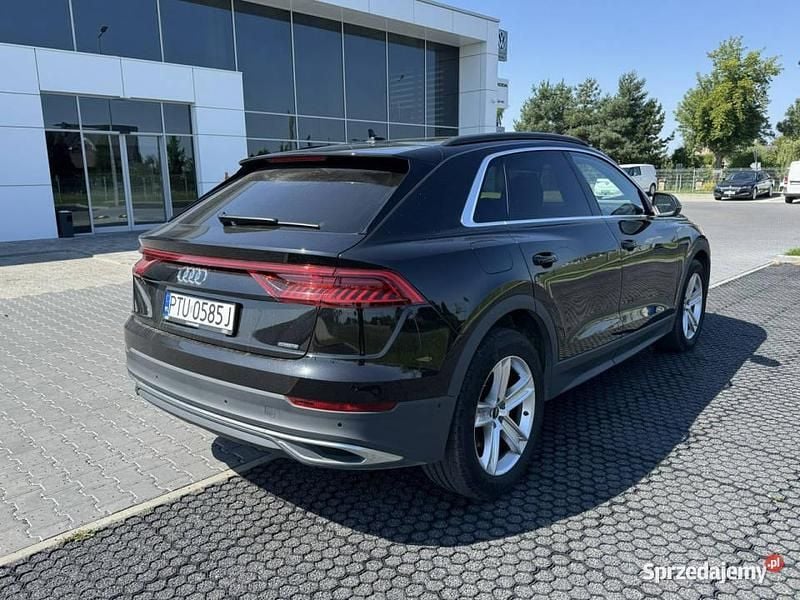 Używany Audi Q8 Ambiente 340 KM (250 kW) 2022 Czarny SUV