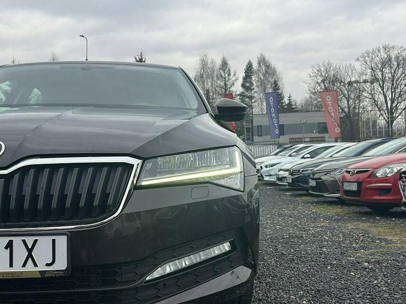 Używany Skoda Superb 150 KM (110 kW) 2019 Brązowobeżowy Hatchback